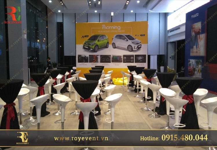 Lý do bạn nên tin tưởng và lựa chọn dịch vụ cho thuê bàn ghế tại Royevent.vn?